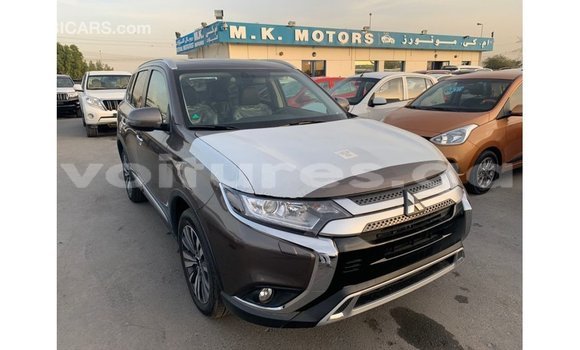 Acheter Import Voiture Mitsubishi Outlander Marron à Import - Dubai, Estuaire Acheter Import Voiture Mitsubishi Outlander Marron à Import - Dubai, Estuaire