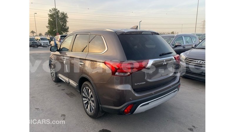 Big with watermark mitsubishi outlander estuaire import dubai 5312