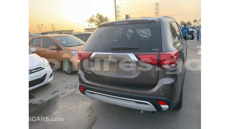 Big with watermark mitsubishi outlander estuaire import dubai 5312