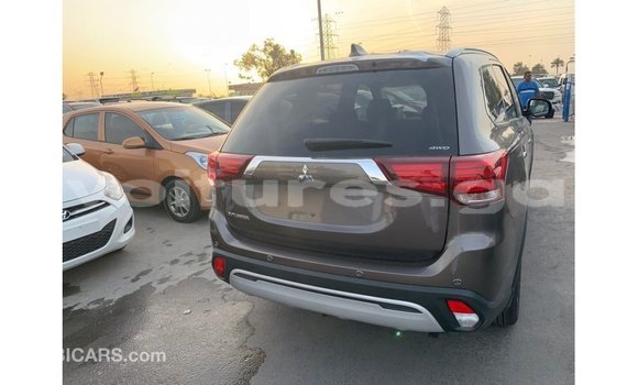 Acheter Import Voiture Mitsubishi Outlander Marron à Import - Dubai, Estuaire Acheter Import Voiture Mitsubishi Outlander Marron à Import - Dubai, Estuaire