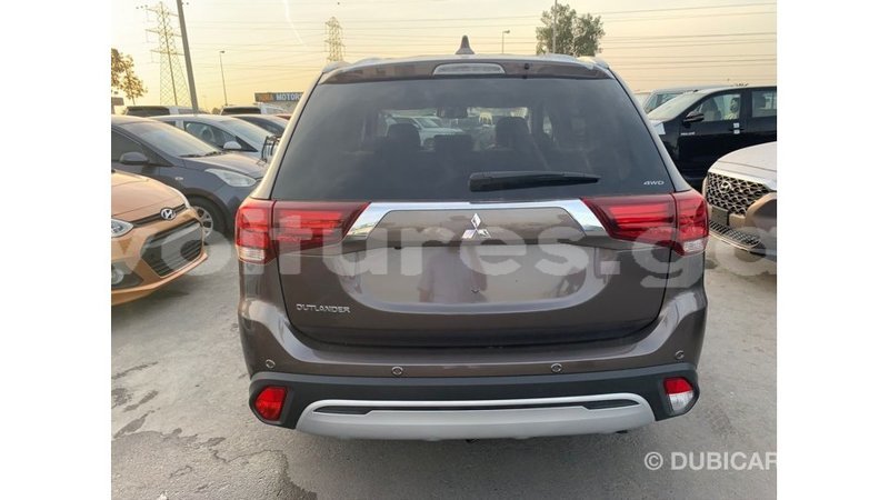 Big with watermark mitsubishi outlander estuaire import dubai 5312