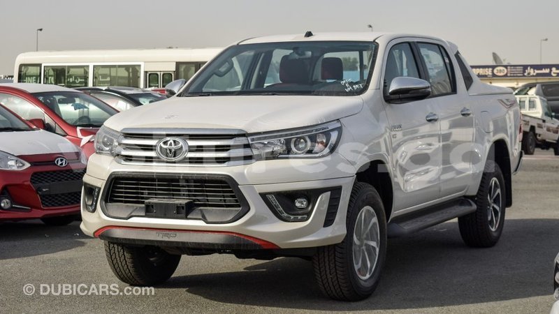 Big with watermark toyota hilux estuaire import dubai 5314