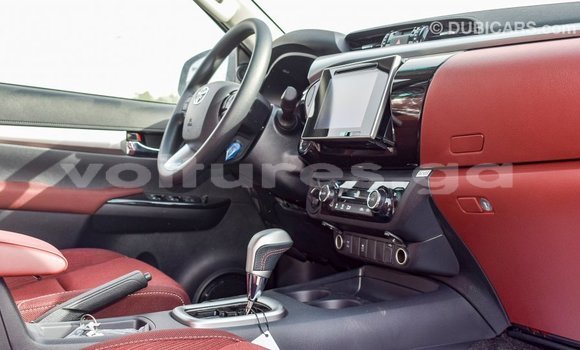 Acheter Import Voiture Toyota Hilux Blanc à Import - Dubai, Estuaire Acheter Import Voiture Toyota Hilux Blanc à Import - Dubai, Estuaire