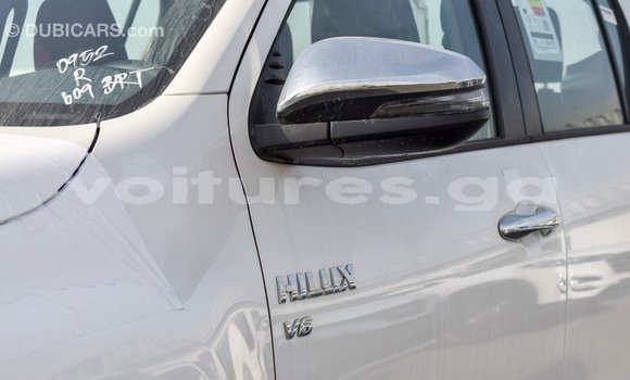 Acheter Import Voiture Toyota Hilux Blanc à Import - Dubai, Estuaire Acheter Import Voiture Toyota Hilux Blanc à Import - Dubai, Estuaire