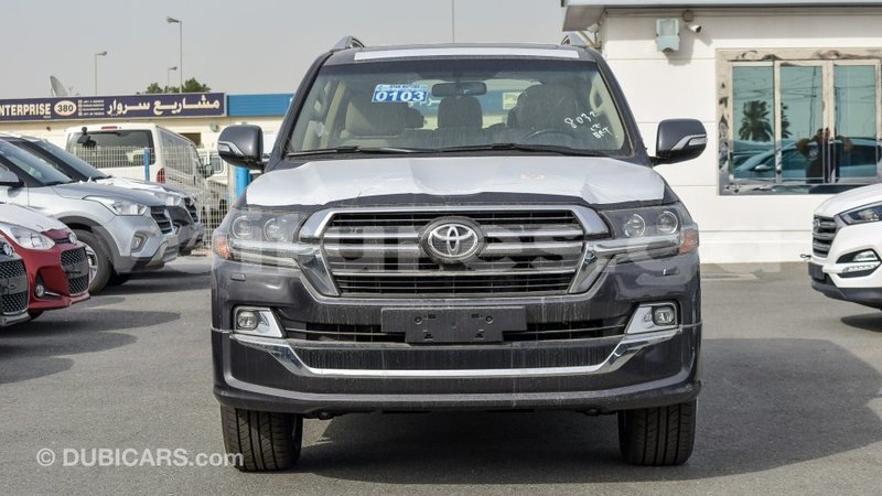 Big with watermark toyota land cruiser estuaire import dubai 5315