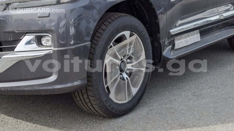 Big with watermark toyota land cruiser estuaire import dubai 5315