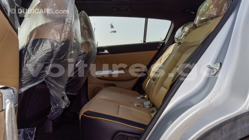 Big with watermark kia sportage estuaire import dubai 5316