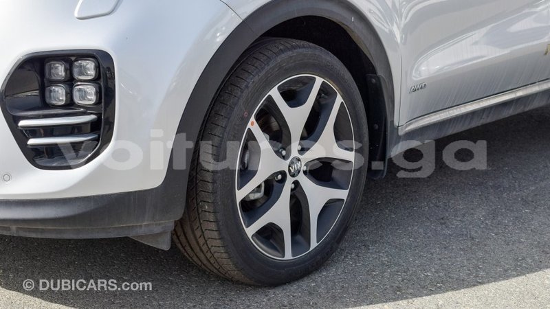 Big with watermark kia sportage estuaire import dubai 5316
