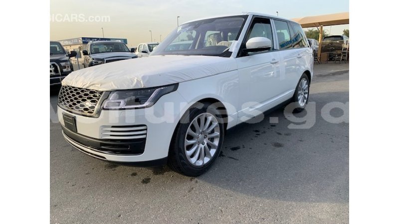 Big with watermark land rover range rover estuaire import dubai 5318