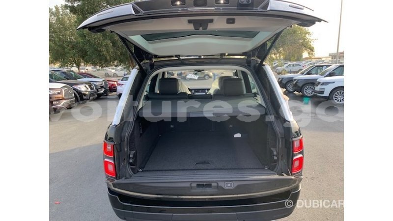 Big with watermark land rover range rover estuaire import dubai 5318