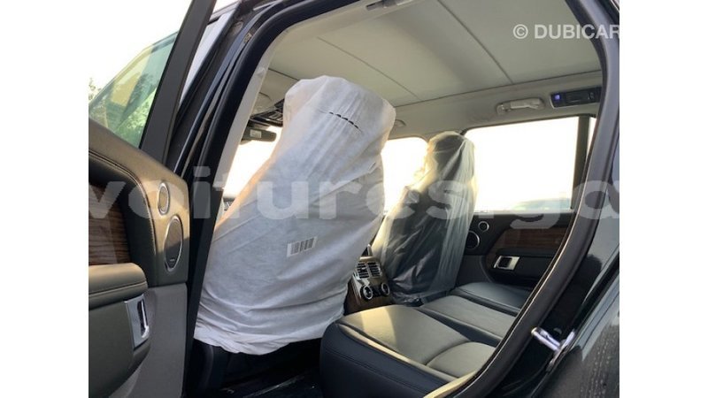 Big with watermark land rover range rover estuaire import dubai 5318