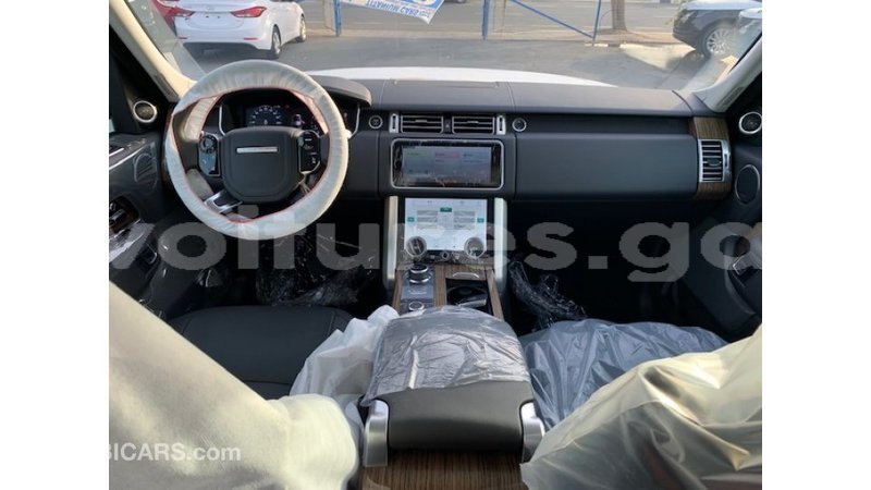 Big with watermark land rover range rover estuaire import dubai 5318