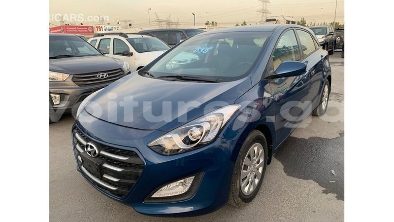 Big with watermark hyundai i30 estuaire import dubai 5319