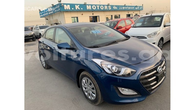 Big with watermark hyundai i30 estuaire import dubai 5319