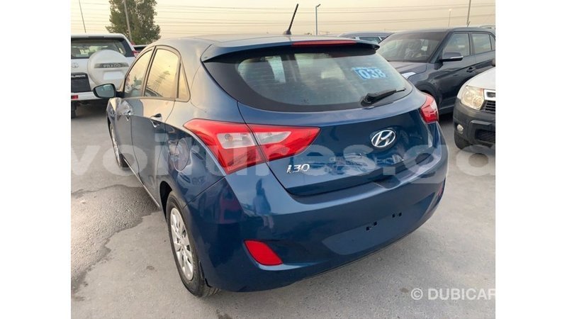 Big with watermark hyundai i30 estuaire import dubai 5319