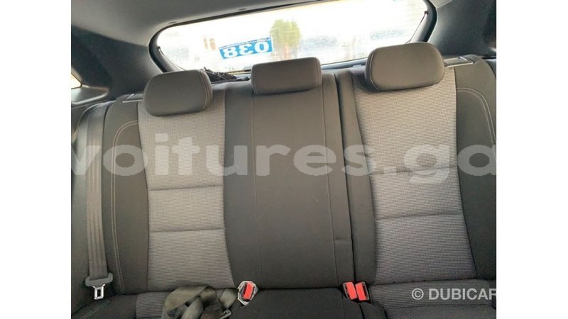 Big with watermark hyundai i30 estuaire import dubai 5319