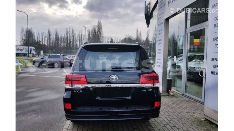 Big with watermark toyota land cruiser estuary import dubai 5322