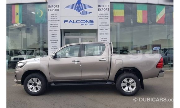 Acheter Import Voiture Toyota Hilux Marron à Import - Dubai, Estuaire Acheter Import Voiture Toyota Hilux Marron à Import - Dubai, Estuaire