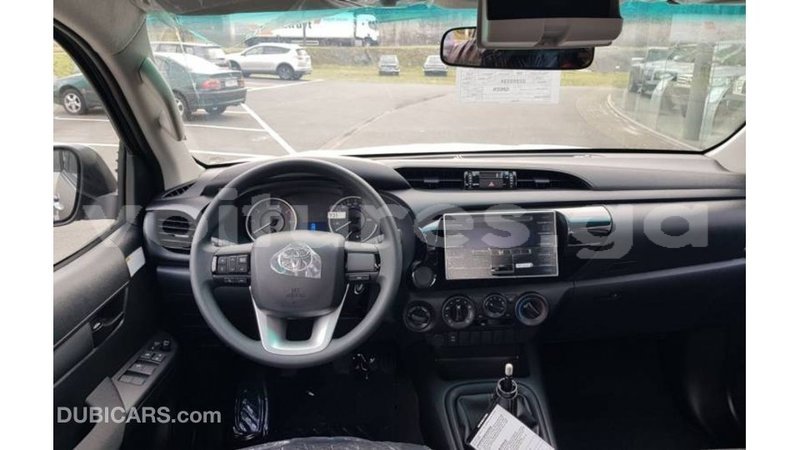 Big with watermark toyota hilux estuaire import dubai 5326