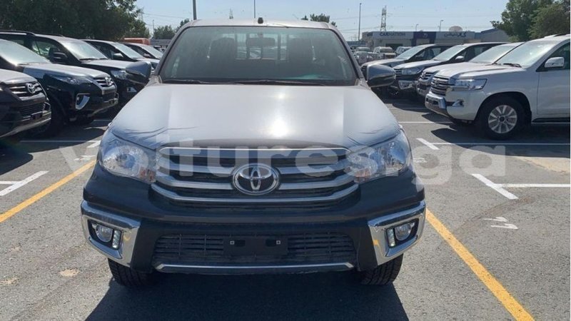 Big with watermark toyota hilux estuaire import dubai 5327