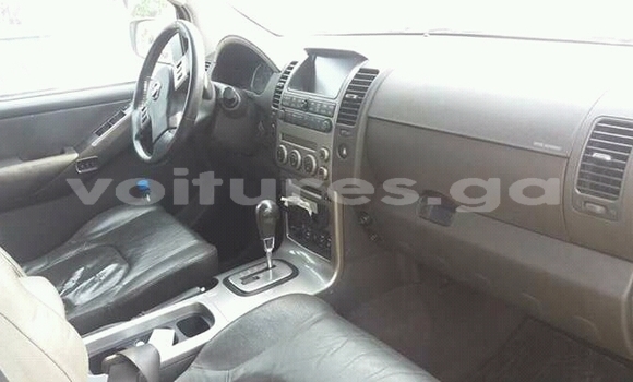 Sayi Na hannu Nissan Pathfinder Azurfa Mota in Libreville a estuary Sayi Na hannu Nissan Pathfinder Azurfa Mota in Libreville a estuary