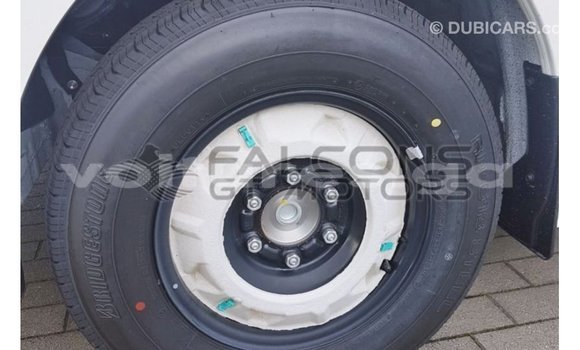 Acheter Import Voiture Toyota Hiace Blanc à Import - Dubai, Estuaire Acheter Import Voiture Toyota Hiace Blanc à Import - Dubai, Estuaire