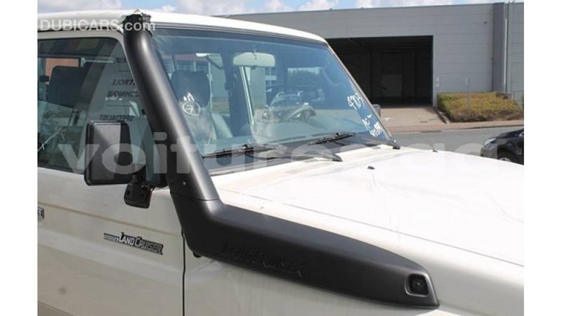 Big with watermark toyota land cruiser estuary import dubai 5329