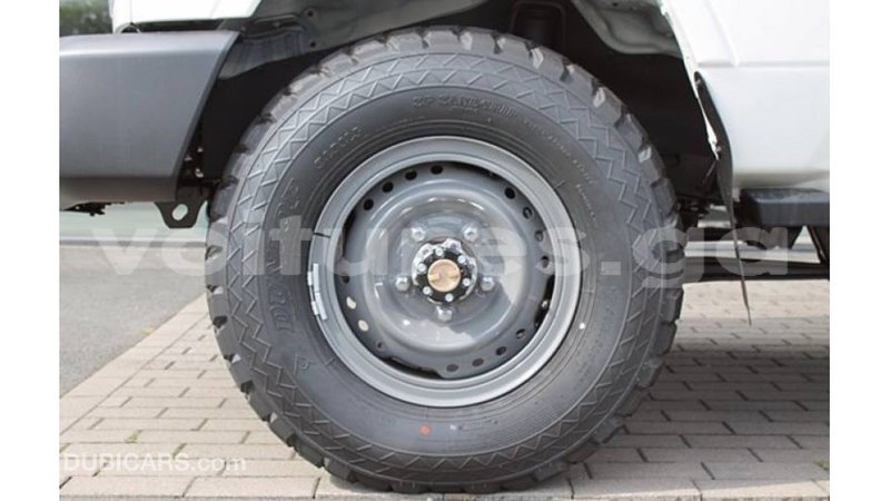 Big with watermark toyota land cruiser estuary import dubai 5329