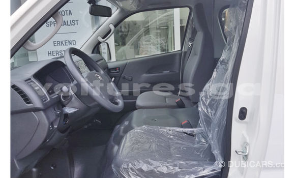 Acheter Import Voiture Toyota Hiace Blanc à Import - Dubai, Estuaire Acheter Import Voiture Toyota Hiace Blanc à Import - Dubai, Estuaire
