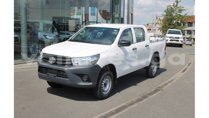 Big with watermark toyota hilux estuaire import dubai 5331