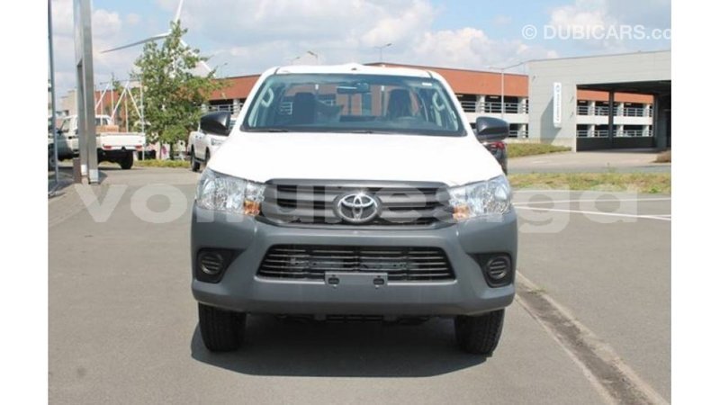 Big with watermark toyota hilux estuaire import dubai 5331