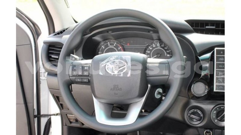 Big with watermark toyota hilux estuaire import dubai 5331