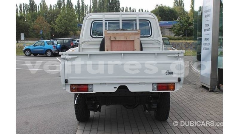 Big with watermark toyota land cruiser estuaire import dubai 5332