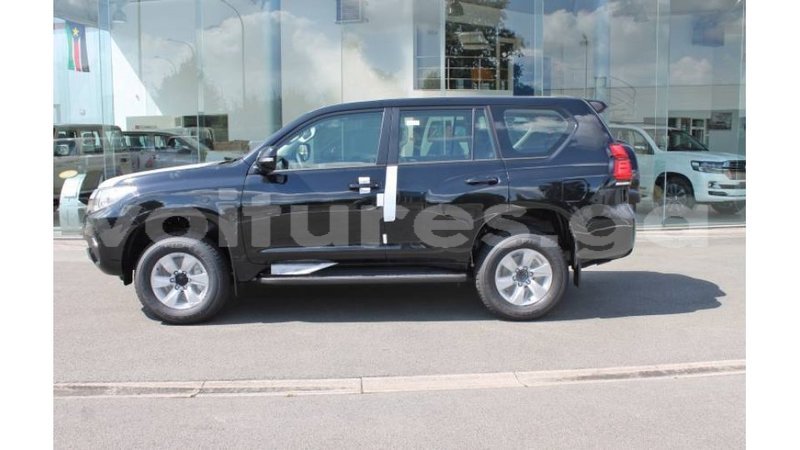 Big with watermark toyota prado estuaire import dubai 5335