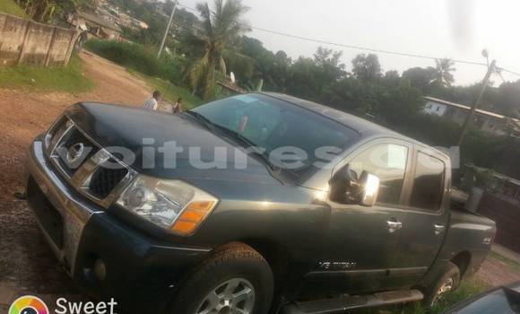 Sayi Na hannu Nissan Titan Black Mota in Libreville a estuary Sayi Na hannu Nissan Titan Black Mota in Libreville a estuary