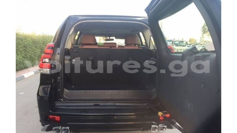 Big with watermark toyota prado estuaire import dubai 5336