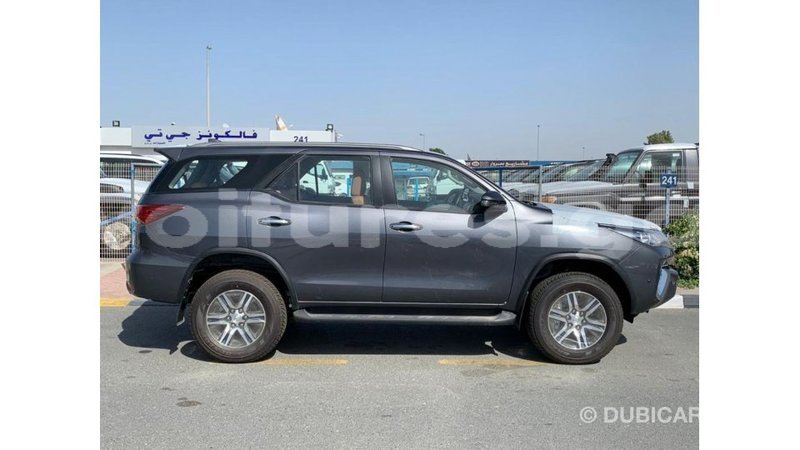 Big with watermark toyota fortuner estuaire import dubai 5337