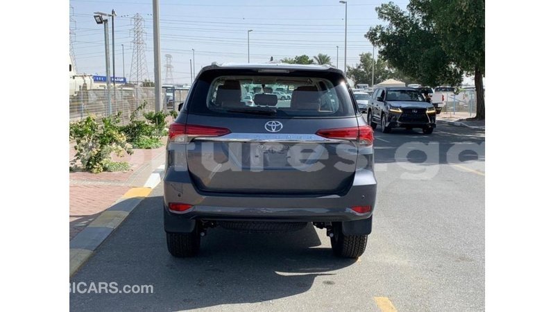 Big with watermark toyota fortuner estuaire import dubai 5337