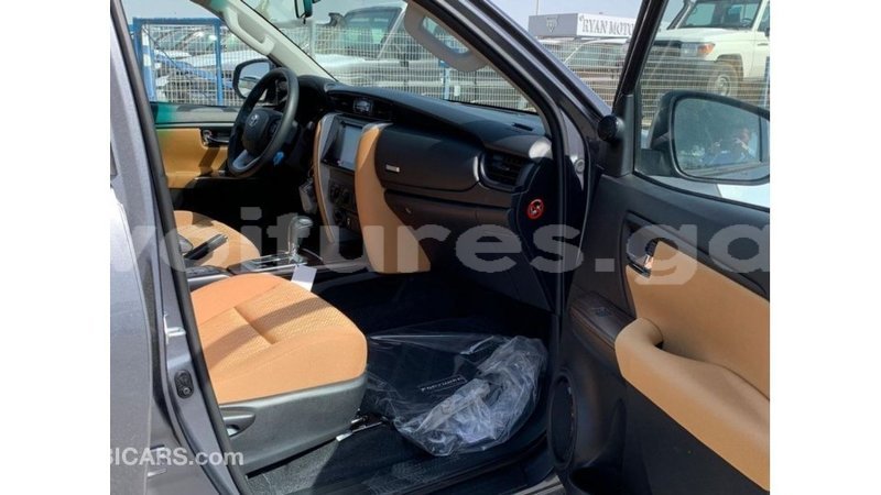 Big with watermark toyota fortuner estuaire import dubai 5337