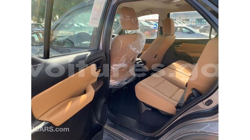 Big with watermark toyota fortuner estuaire import dubai 5337