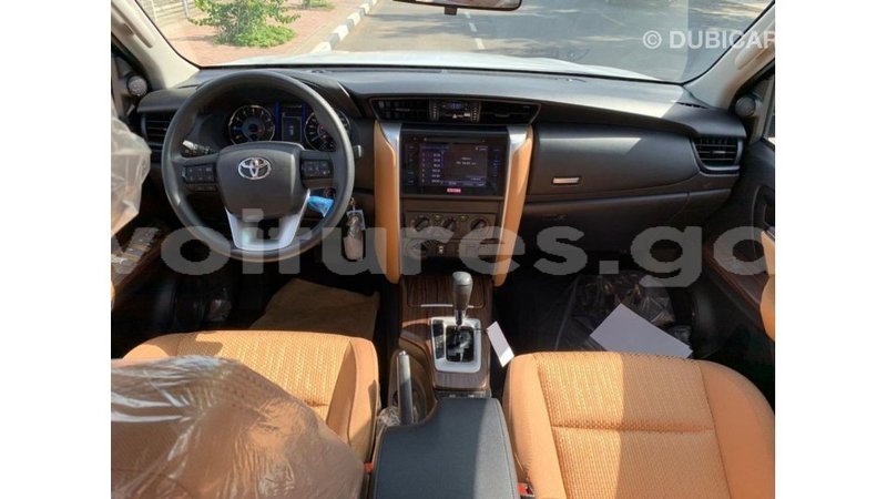 Big with watermark toyota fortuner estuaire import dubai 5337