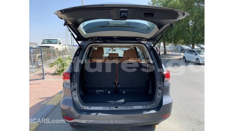 Big with watermark toyota fortuner estuaire import dubai 5337