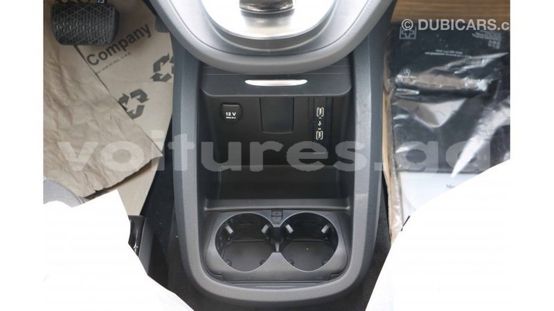 Big with watermark mercedes benz 250 estuary import dubai 5342