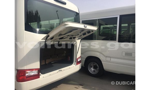 Acheter Import Voiture Toyota Coaster Blanc à Import - Dubai, Estuaire Acheter Import Voiture Toyota Coaster Blanc à Import - Dubai, Estuaire