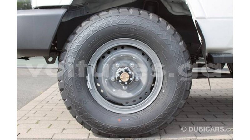 Big with watermark toyota land cruiser estuary import dubai 5344