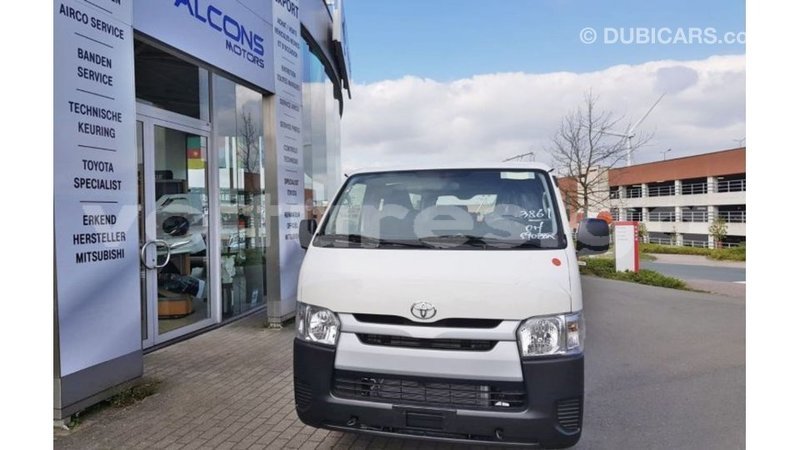 Big with watermark toyota hiace estuary import dubai 5345