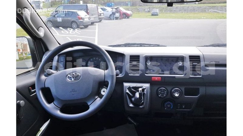 Big with watermark toyota hiace estuary import dubai 5345