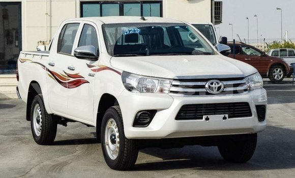 Acheter Import Voiture Toyota Hilux Blanc à Import - Dubai, Estuaire Acheter Import Voiture Toyota Hilux Blanc à Import - Dubai, Estuaire