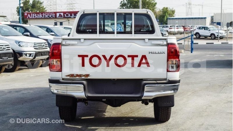 Big with watermark toyota hilux estuaire import dubai 5346