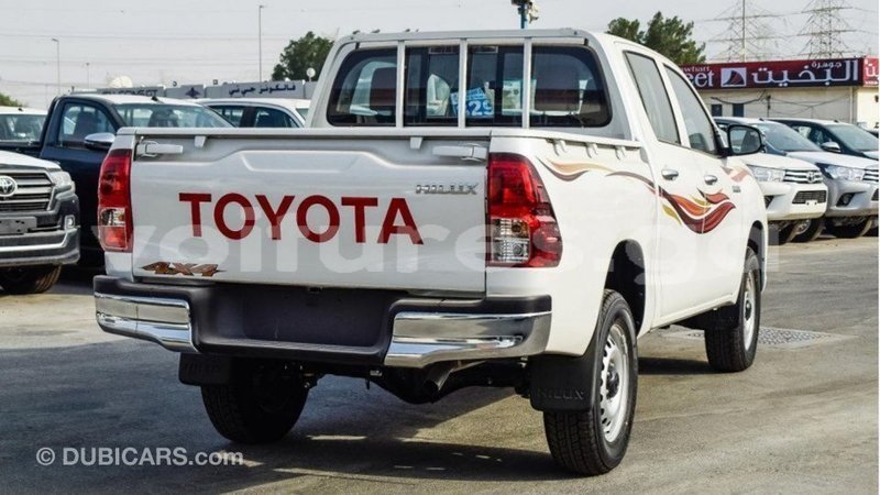 Big with watermark toyota hilux estuary import dubai 5346